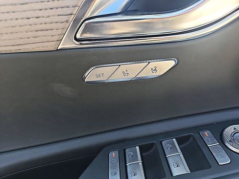 Used 2025 Genesis GV80 3.5T Prestige AWD/4WD image 12