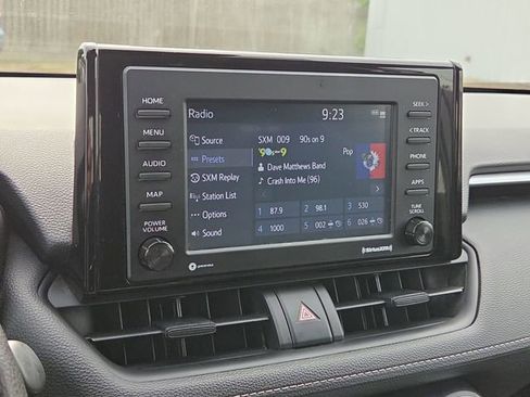 Used 2022 Toyota RAV4 LE FWD image 14