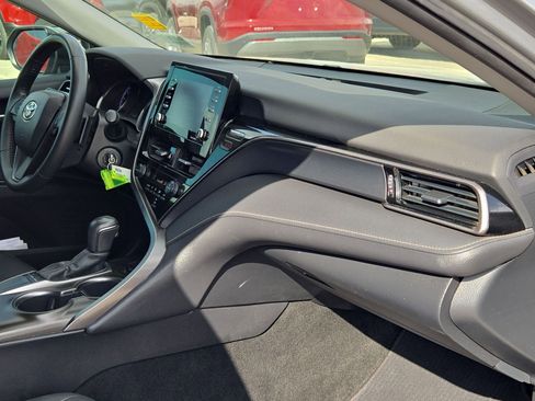 Used 2022 Toyota Camry SE image 26
