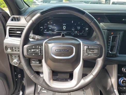 Used 2024 GMC Yukon Denali w/ Advanced Technology Package AWD/4WD image 21