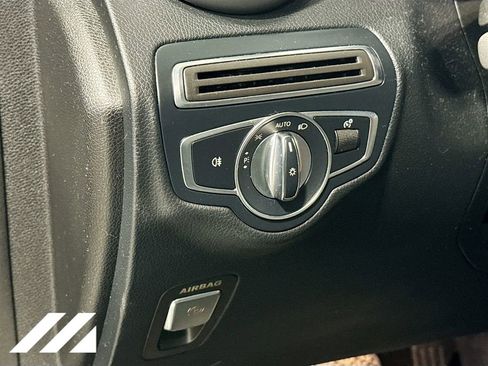 Used 2017 Mercedes-Benz GLC 300 4MATIC image 10
