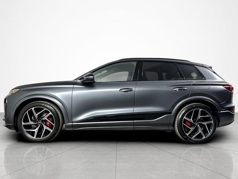 Used 2025 Audi SQ6 e-tron Premium Plus w/ Premium Plus image 2