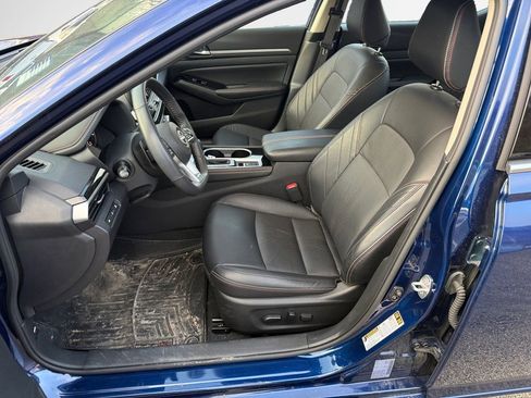 Used 2024 Nissan Altima 2.5 SR w/ SR Premium Package image 12