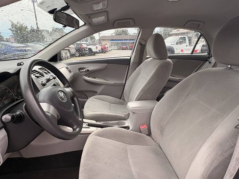 Used 2011 Toyota Corolla LE FWD image 18