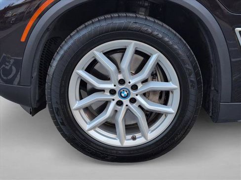 Used 2022 BMW X5 xDrive45e w/ Parking Assistance Package AWD/4WD image 26