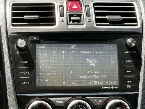 Used 2017 Subaru Forester 2.5i Touring AWD/4WD image 12