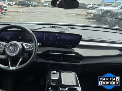 Used 2025 Buick Enclave Preferred image 4