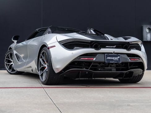 Used 2020 McLaren 720S Spider image 7