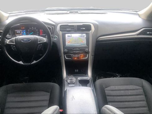 Used 2020 Ford Fusion SE FWD image 16