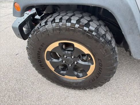 Used 2017 Jeep Wrangler Unlimited Rubicon AWD/4WD image 8