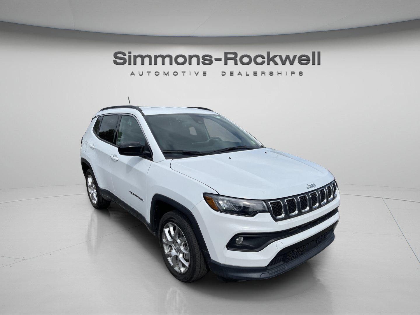 Used 2024 Jeep Compass Latitude AWD/4WD image 7