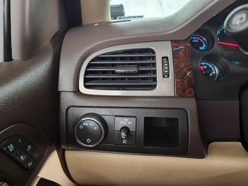 Used 2014 GMC Yukon Denali AWD/4WD image 56