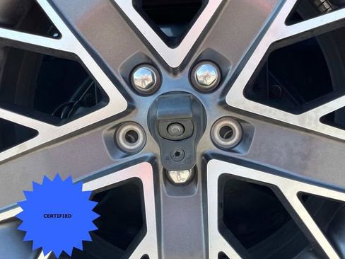 Used 2022 Jeep Wrangler Unlimited Sahara image 32