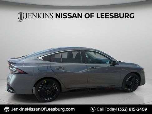 New 2026 Nissan Sentra SR w/ Floor Mat Package FWD image 5