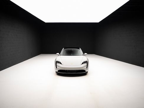 Used 2023 Porsche Taycan 4S image 80