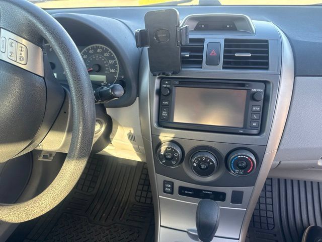 Used 2013 Toyota Corolla LE FWD image 7