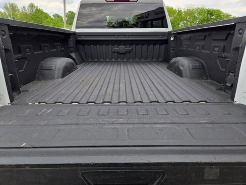 Used 2024 Chevrolet Silverado 2500 LT AWD/4WD image 32