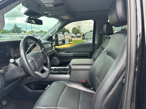 Used 2023 Ford F250 Lariat w/ Sport Appearance Package AWD/4WD image 12