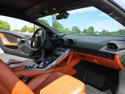 Used 2019 Lamborghini Huracan LP 580-2 RWD image 20