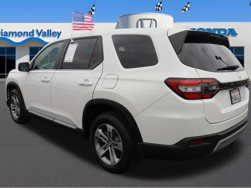 Used 2023 Honda Pilot EX-L image 4