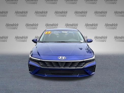 Used 2025 Hyundai Elantra SE FWD image 3