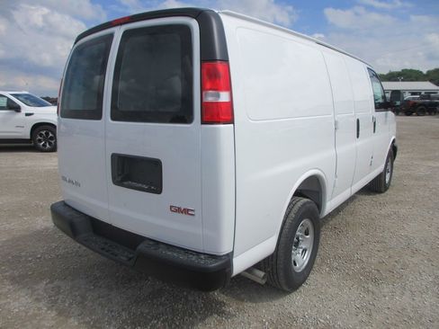 New 2026 GMC Savana 2500 w/ Driver Convenience Package RWD image 4