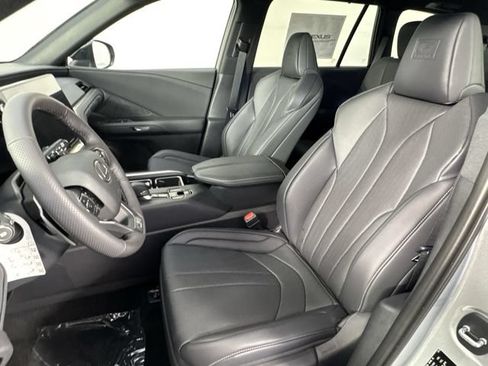 Used 2025 Lexus TX 500h AWD w/ Technology Package image 20