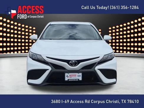 Used 2023 Toyota Camry SE FWD image 3