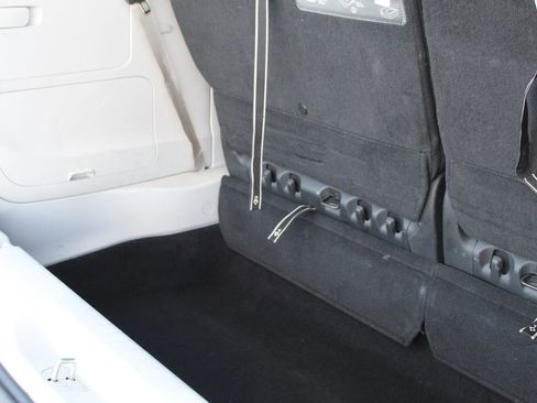 Used 2017 Chrysler Pacifica Premium image 6