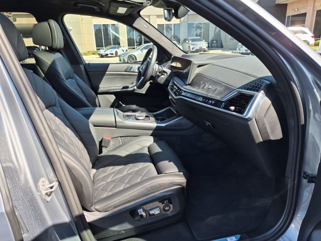 Used 2025 BMW X7 xDrive40i w/ M Sport Package AWD/4WD image 23