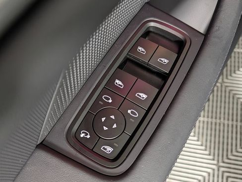 New 2026 Porsche Taycan AWD/4WD image 28