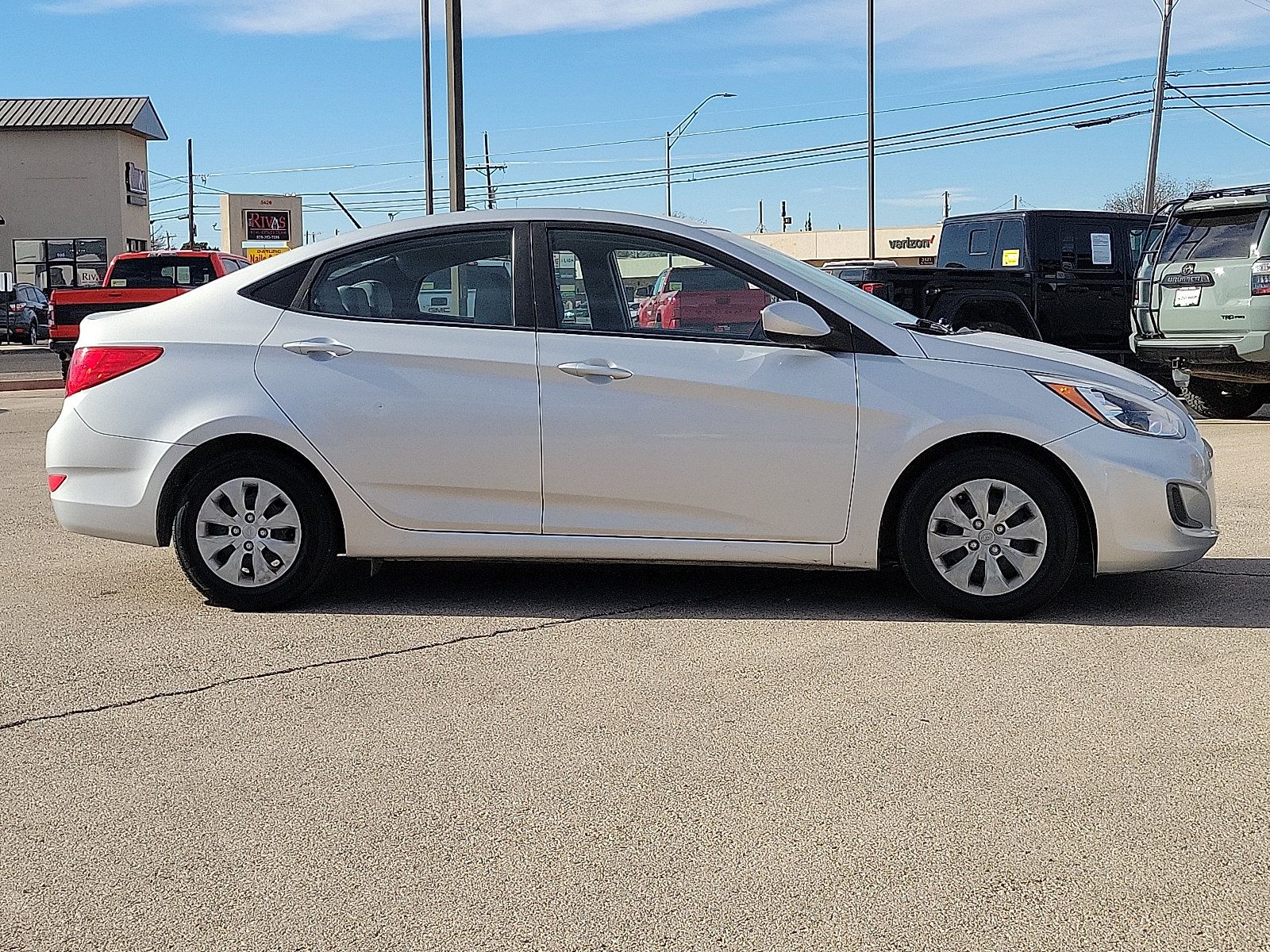 Used 2017 Hyundai Accent SE FWD image 6