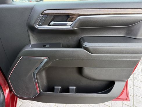 Used 2024 GMC Sierra 1500 Elevation image 12