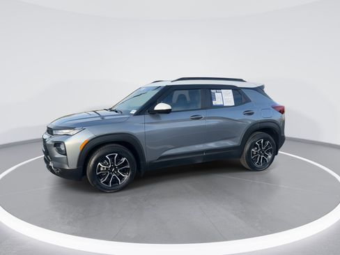 Used 2022 Chevrolet TrailBlazer ACTIV w/ Sun and Liftgate Package image 5