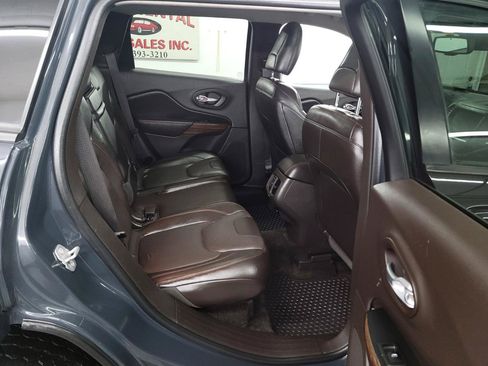 Used 2016 Jeep Cherokee Trailhawk w/ Comfort/Convenience Group AWD/4WD image 14