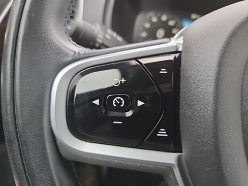 Used 2019 Volvo XC90 T6 Momentum image 30