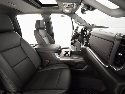 Used 2025 Chevrolet Silverado 3500 LTZ w/ LTZ Plus Package AWD/4WD image 28