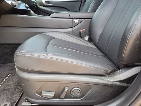 Certified 2025 Hyundai Sonata Limited image 17