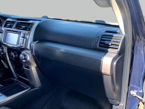 Used 2018 Toyota 4Runner SR5 Premium RWD image 19