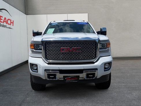 Used 2016 GMC Sierra 2500 Denali w/ Duramax Plus Package AWD/4WD image 5