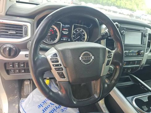 Used 2018 Nissan Titan PRO-4X w/ Pro-4x Utility Package AWD/4WD image 9