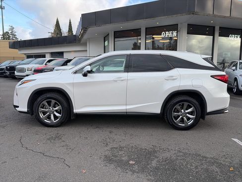 Used 2019 Lexus RX 350L Premium w/ Premium Package image 2