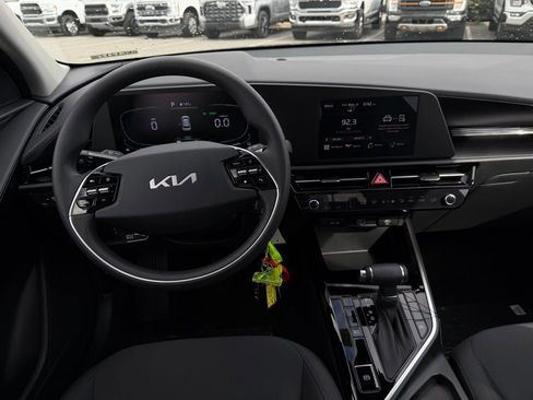 New 2026 Kia Niro LX image 16