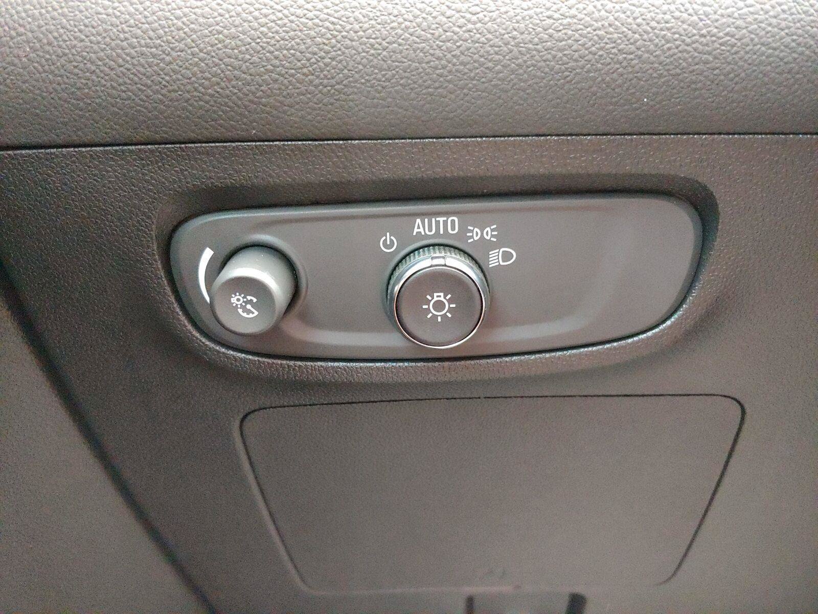 Used 2025 Buick Encore GX Preferred FWD image 17