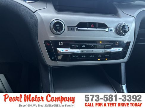 Used 2021 Ford Explorer XLT w/ Equipment Group 202A AWD/4WD image 18