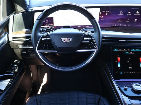 Used 2025 Cadillac Escalade ESV Sport Platinum w/ LPO, Floor Liner Package image 15