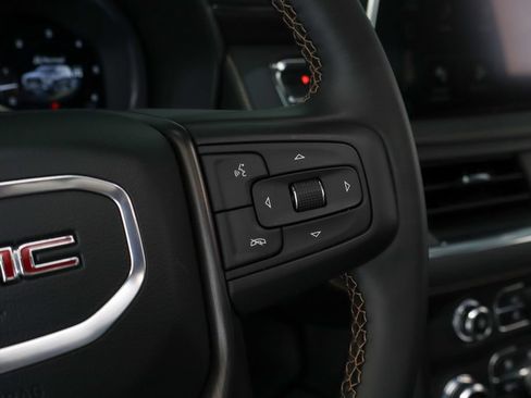Used 2024 GMC Yukon AT4 w/ Technology Package AWD/4WD image 27