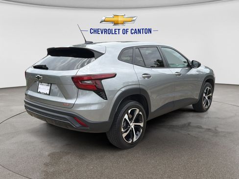 Used 2024 Chevrolet Trax RS FWD image 5