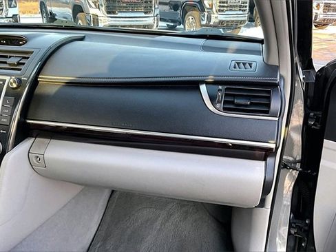 Used 2013 Toyota Camry XLE image 26