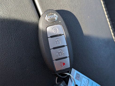 Used 2021 Nissan Rogue SV image 30